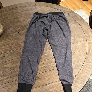 Women’s Lulu joggers